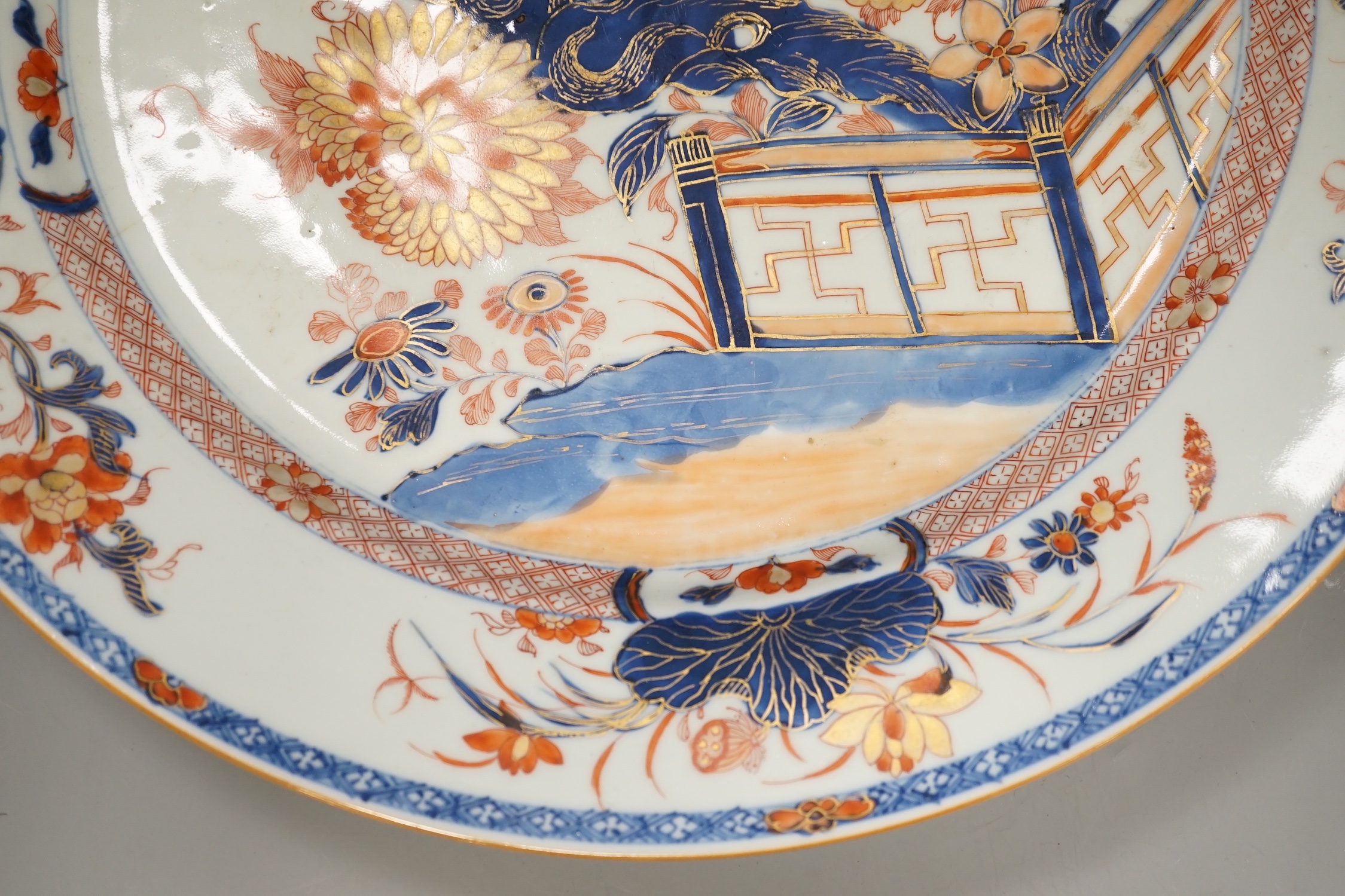 A large Chinese Imari charger, c. 1740, 41cm wide